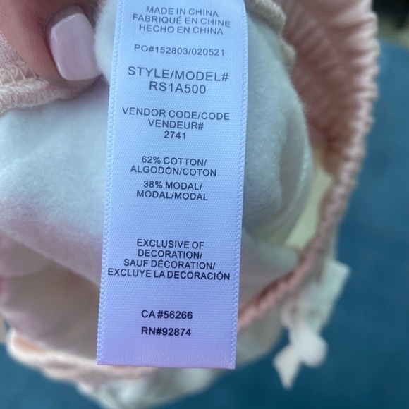 Cute and SUMMERY☀️🌴🌊SPLENDID shorts! White "sweatshirt"material w/pink trim!! - Picture 7 of 12